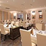 アズ ホテル 3*