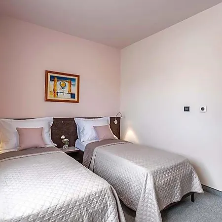 As Hotell